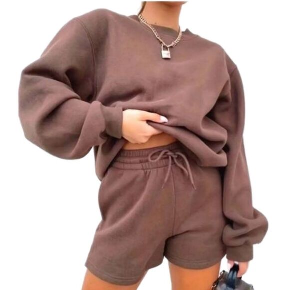 Cozy two-piece sweat shirt and shorts set sz X-large